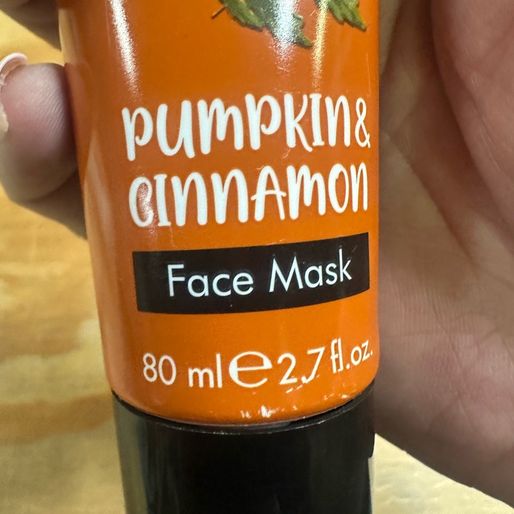 Farmasi Pumpkin Cinnamon face mask - Picture 5 of 6